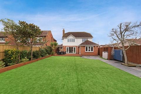 4 bedroom detached house for sale, Derby Road, Hoddesdon