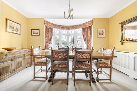 5 The Crescent, Bexley, DA5 3DD