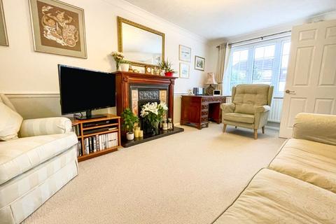 4 bedroom detached house for sale, Stanier Way, Grange Park, Hedge End, SO30