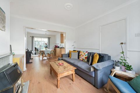26 Hartfield Road, Chessington, KT9 2PW