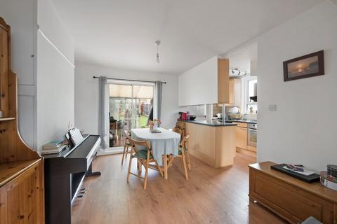 26 Hartfield Road, Chessington, KT9 2PW