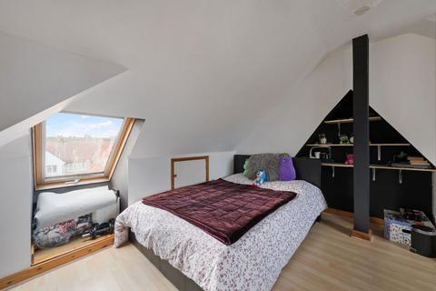 26 Hartfield Road, Chessington, KT9 2PW