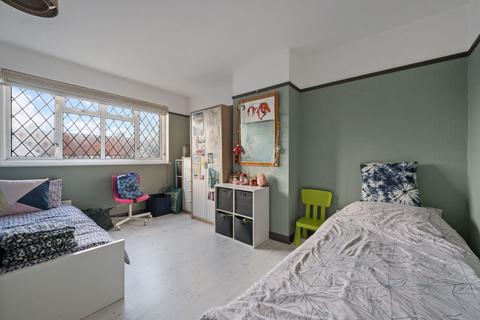 26 Hartfield Road, Chessington, KT9 2PW