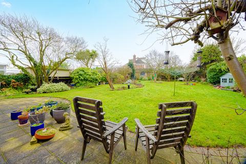 4 bedroom detached house for sale, Leigh-on-sea SS9