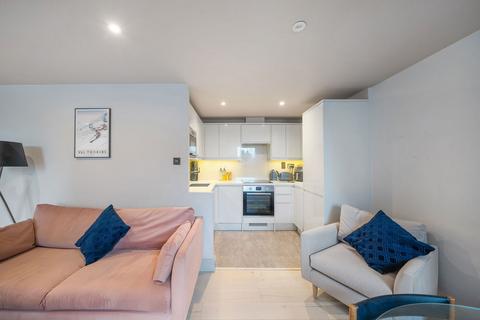 1 bedroom apartment to rent, Smugglers Way, London SW18