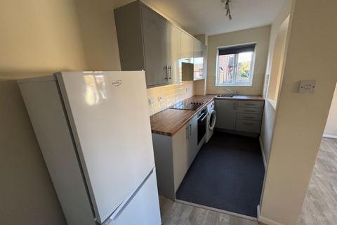 1 bedroom house to rent, Watersmeet Close, Guildford