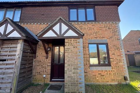 1 bedroom house to rent, Watersmeet Close, Guildford