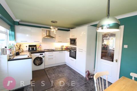 2 Clitheroe Close, Heywood, OL10 4XF