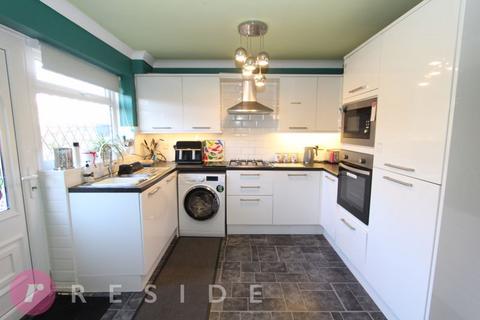 2 Clitheroe Close, Heywood, OL10 4XF