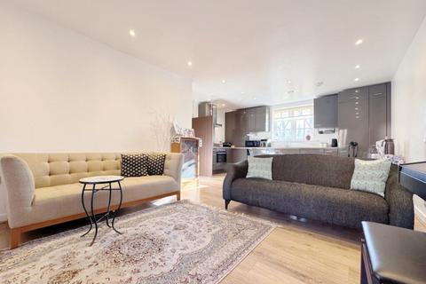 2 bedroom flat for sale, London N3