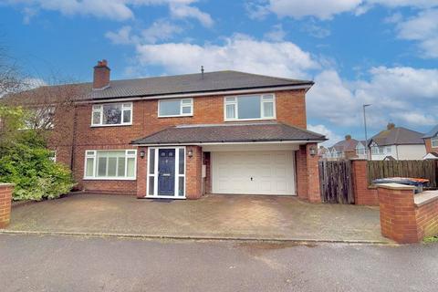 4 bedroom semi-detached house for sale, Jeans Way, Dunstable