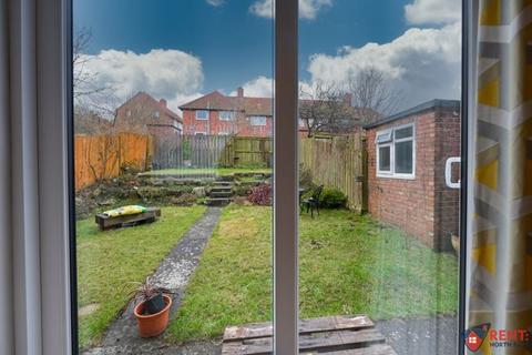 2 bedroom semi-detached house to rent, Penrith Gardens, Gateshead