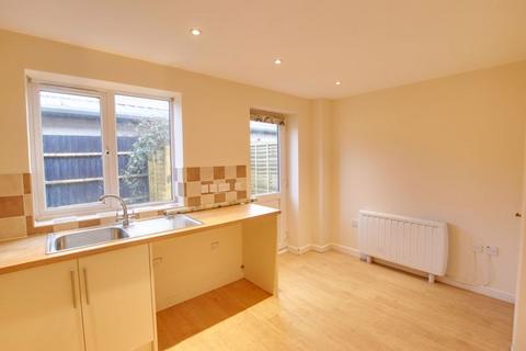 2 bedroom terraced house to rent, Frome Road, Trowbridge