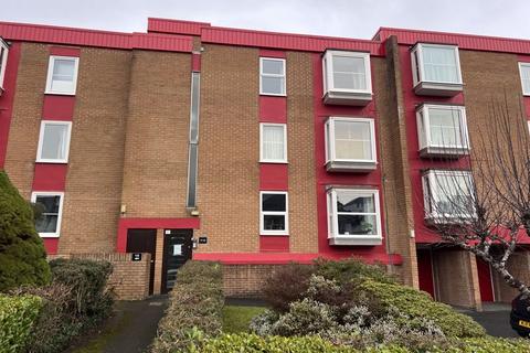 1 bedroom apartment to rent, Mannamead Court, Mannamead - one bedroom apartment with parking and garage