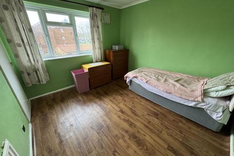 3 bedroom terraced house for sale, Sussex Crescent, Northolt