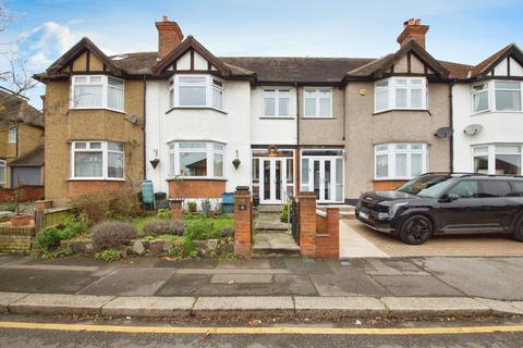 3 bedroom terraced house to rent, Vernon Avenue, Woodford, IG8