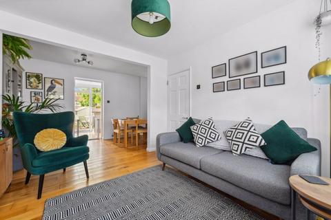 42 Merrilands Road, Worcester Park, KT4 8NX