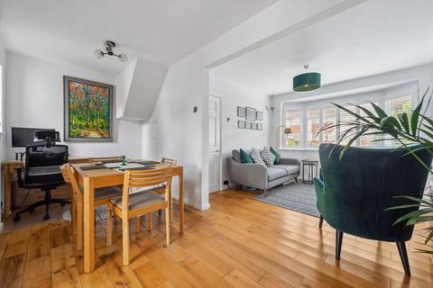 42 Merrilands Road, Worcester Park, KT4 8NX