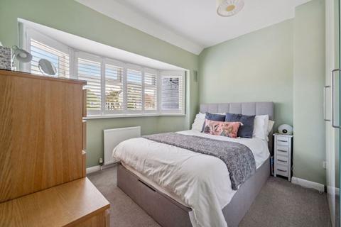 42 Merrilands Road, Worcester Park, KT4 8NX