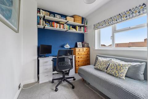 42 Merrilands Road, Worcester Park, KT4 8NX