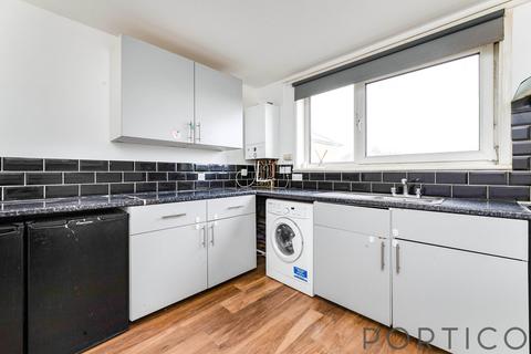 1 bedroom flat to rent, Hay Close, E15