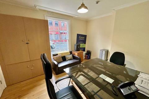 Property to rent, King Street, Wrexham