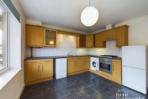 2 bedroom apartment to rent, Fennel Close, Rochester, ME1