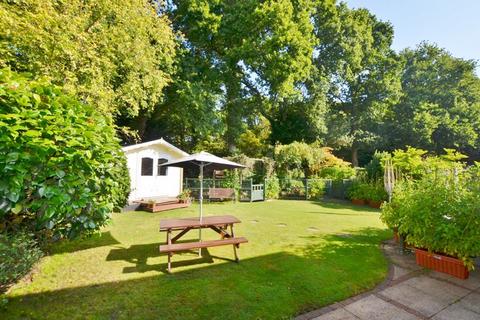 5 Badgers Copse, New Milton, BH25 5PE