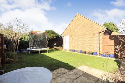 3 bedroom detached house for sale, Strawberry Fields, Bedford MK44