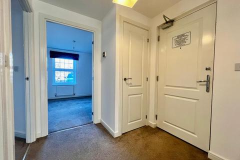 2 bedroom flat to rent, Canal Close, Bradford, West Yorkshire, BD10