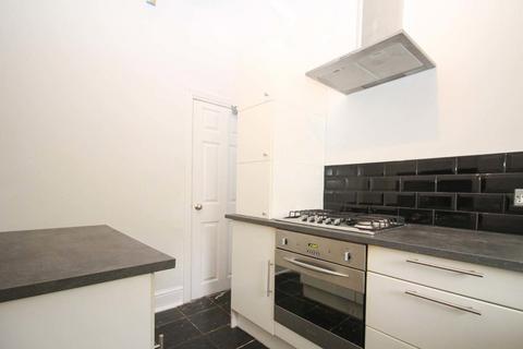 2 bedroom end of terrace house to rent, Hough Tree Terrace, Bramley, Leeds, LS13