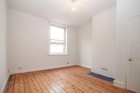 2 bedroom end of terrace house to rent, Hough Tree Terrace, Bramley, Leeds, LS13