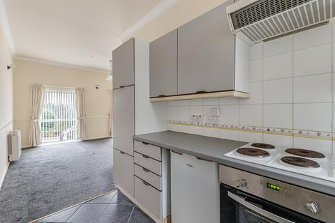 1 bedroom flat for sale, Birdcage Court, Otley, West Yorkshire, LS21