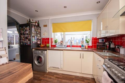 3 bedroom detached house for sale, Hendy Road, East Cowes, Isle of Wight