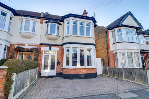 4 bedroom semi-detached house for sale, Albion Road, Westcliff on Sea SS0