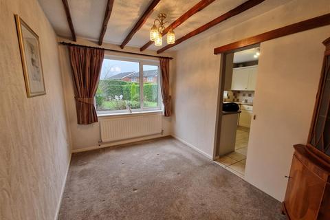 4 bedroom detached house to rent, Stanier Close, Crewe