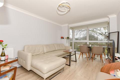 2 bedroom apartment for sale, Hollybush Hill, Wanstead