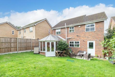 4 bedroom detached house for sale, Fay Close, Rochester