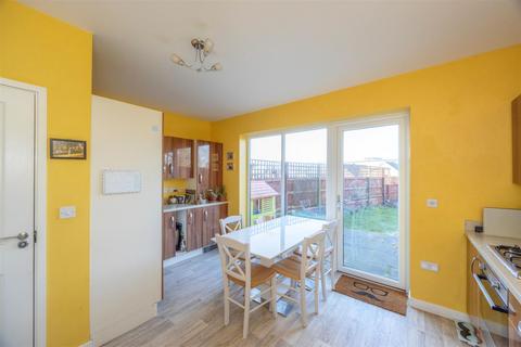 4 bedroom semi-detached house for sale, Frank Wright Close, Norfolk Park, Sheffield