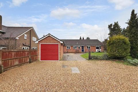 4 bedroom detached bungalow for sale, Alexandra Avenue, New Bedford Road Area, Luton, Bedfordshire, LU3 1HQ