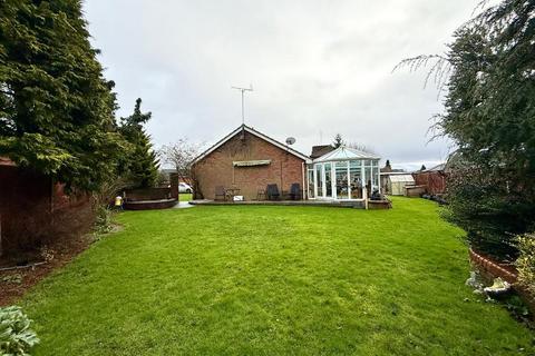 4 bedroom detached bungalow for sale, Alexandra Avenue, New Bedford Road Area, Luton, Bedfordshire, LU3 1HQ