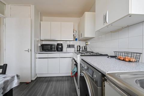 3 bedroom maisonette to rent, London E3