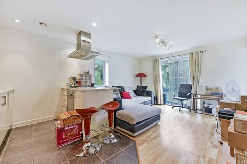 2 bedroom flat to rent, 33 East India Dock Road, London E14