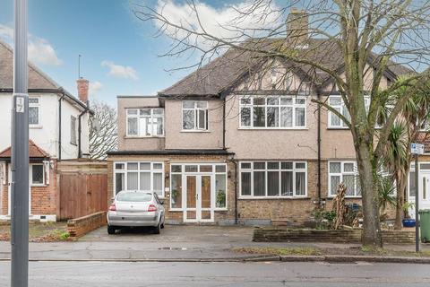 5 bedroom semi-detached house to rent, Imperial Drive, Rayners Lane, Harrow, HA2