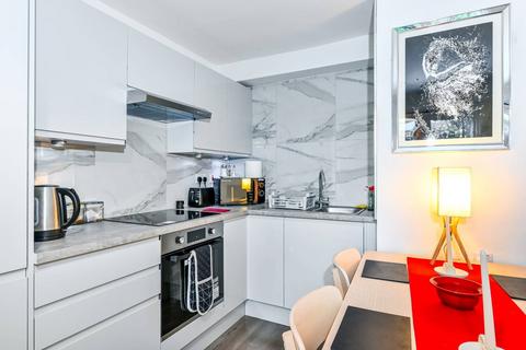 2 bedroom flat for sale, Fernhead Road, Queen's Park, London, W9