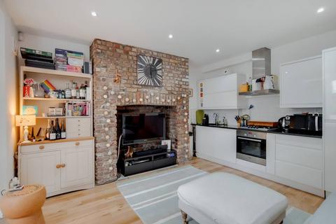 2 bedroom flat for sale, Brondesbury Villas, Queen's Park, London, NW6