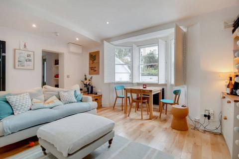 2 bedroom flat for sale, Brondesbury Villas, Queen's Park, London, NW6