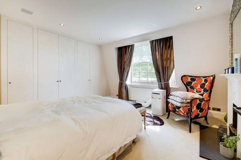 2 bedroom flat to rent, Brompton Square, Knightsbridge, London, SW3