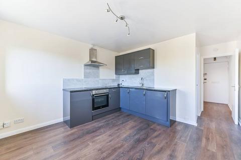 1 bedroom flat to rent, Manor Road, Wallington, SM6