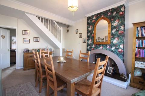 3 bedroom end of terrace house for sale, Bromley Lane, Kingswinford DY6